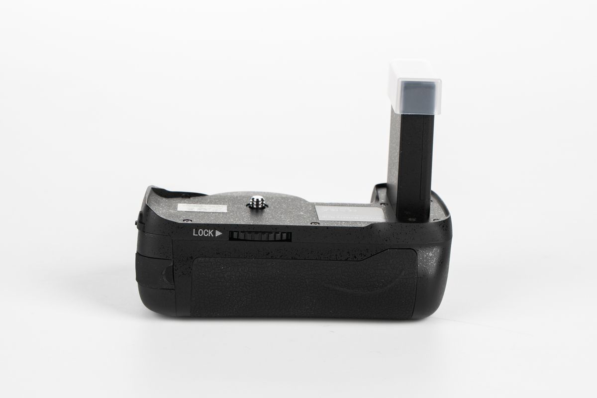 Battery Handgrip Holder For Nikon D5500/D5600 DSLR Camera