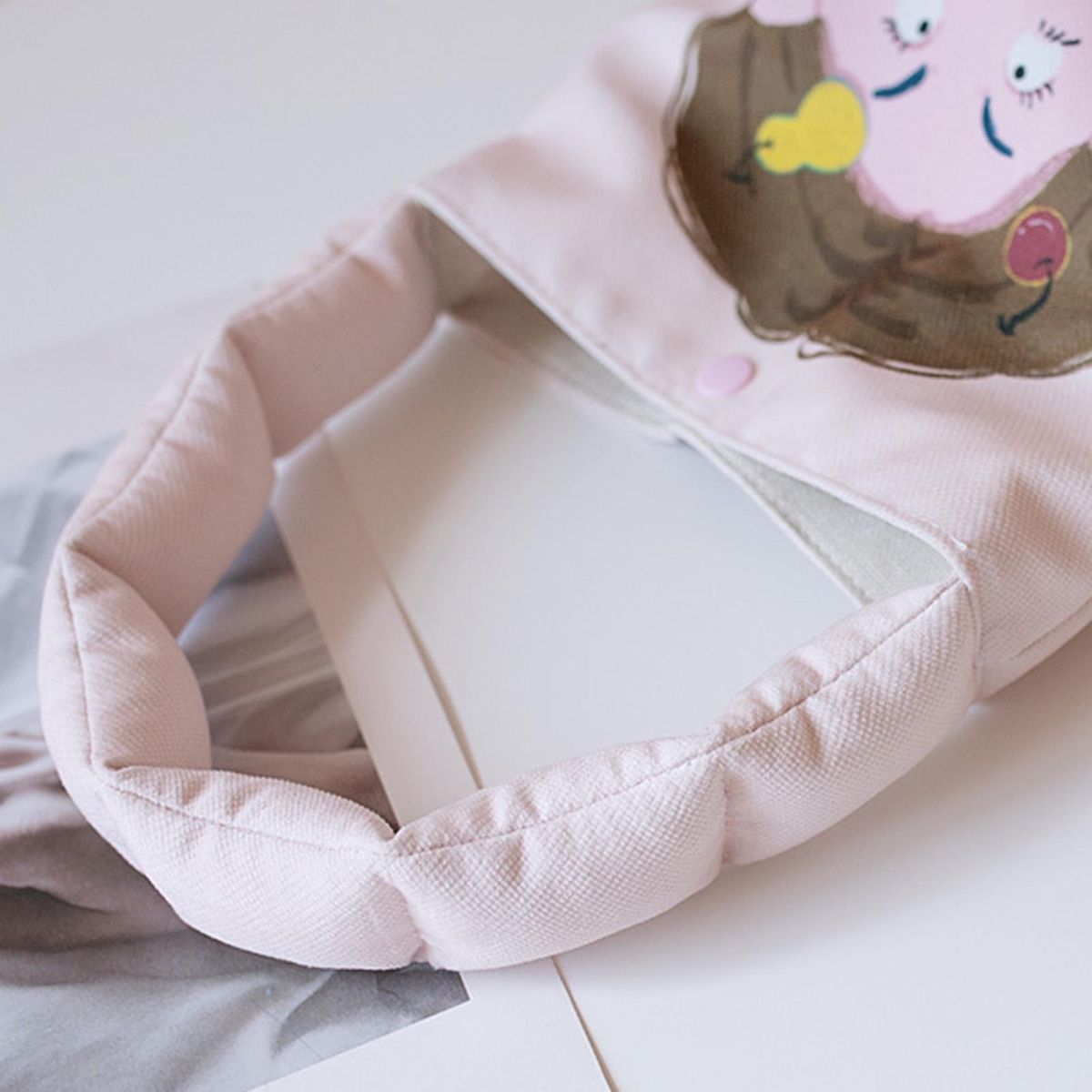 Fashionable Cartoon Print Bag Whimsical Chic Festive Bucket for Women Pink