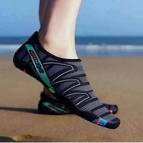 Unisex Swim Shoes In Black
