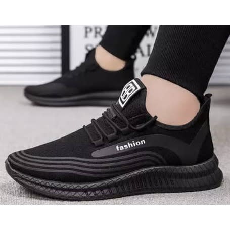 Unisex Sports Sneakers - Black And White