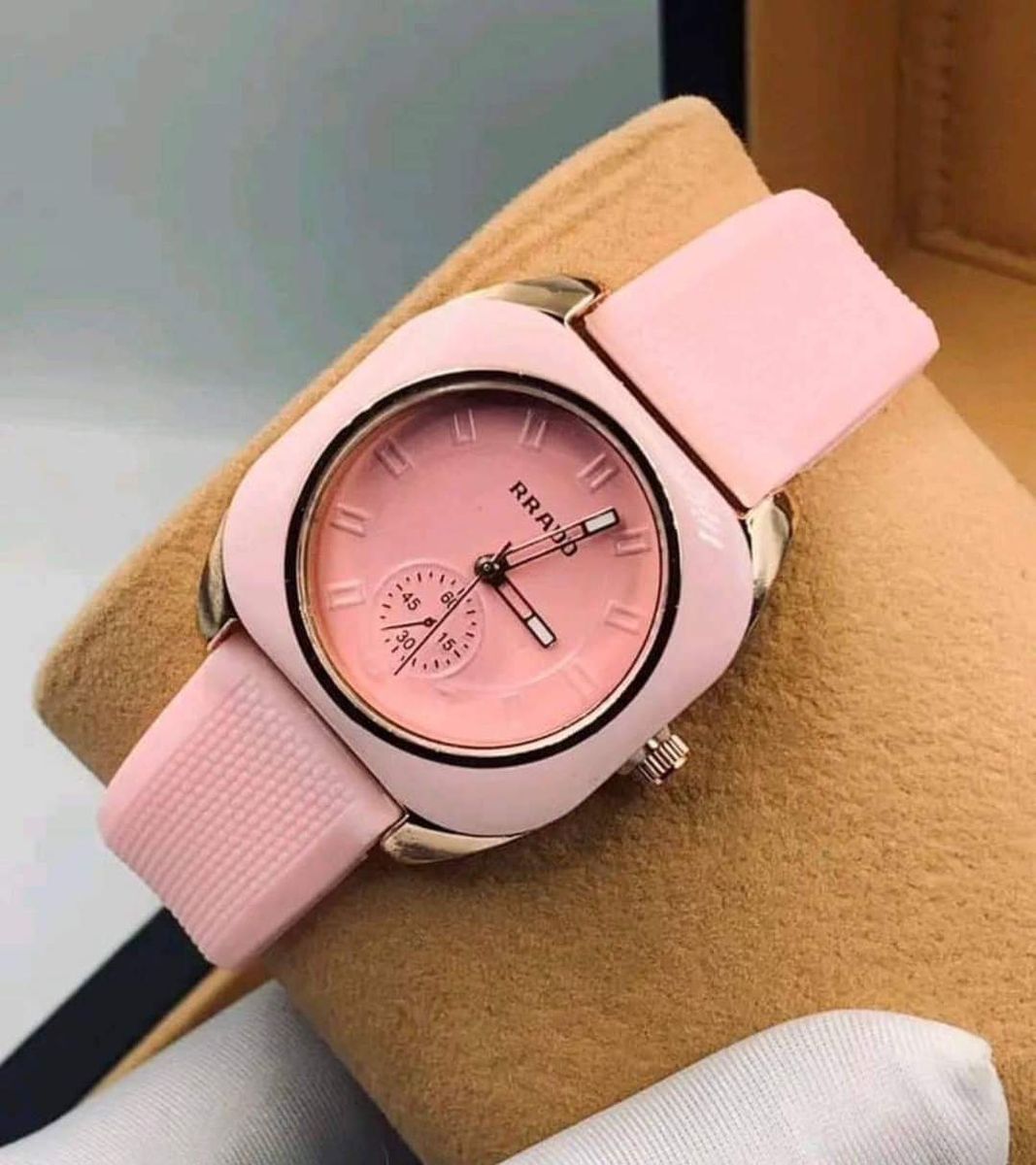 Unique Rubber Strap Men /Ladies/Students Analog WristWatch