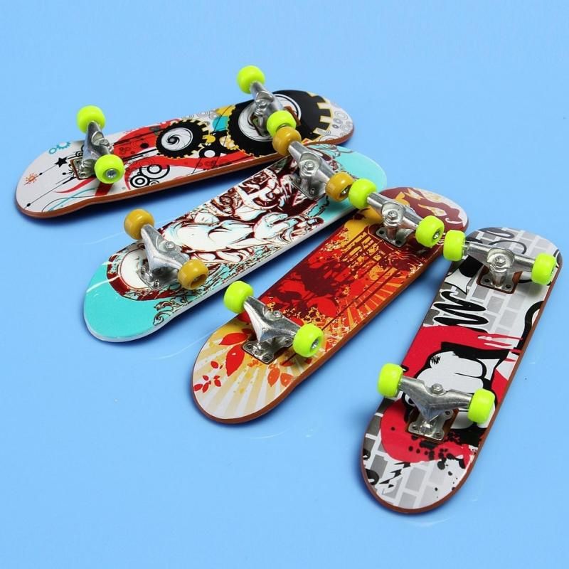 2pcs High Quality Cute Party Favor Kids Children Mini Finger Board Fingerboard Alloy Skate Boarding Toys Gift