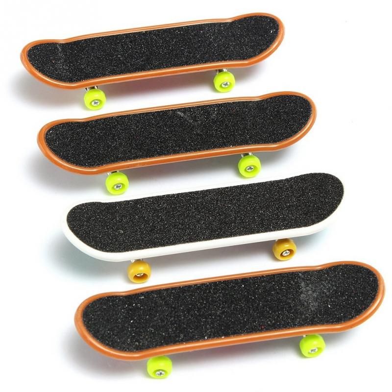 2pcs High Quality Cute Party Favor Kids Children Mini Finger Board Fingerboard Alloy Skate Boarding Toys Gift