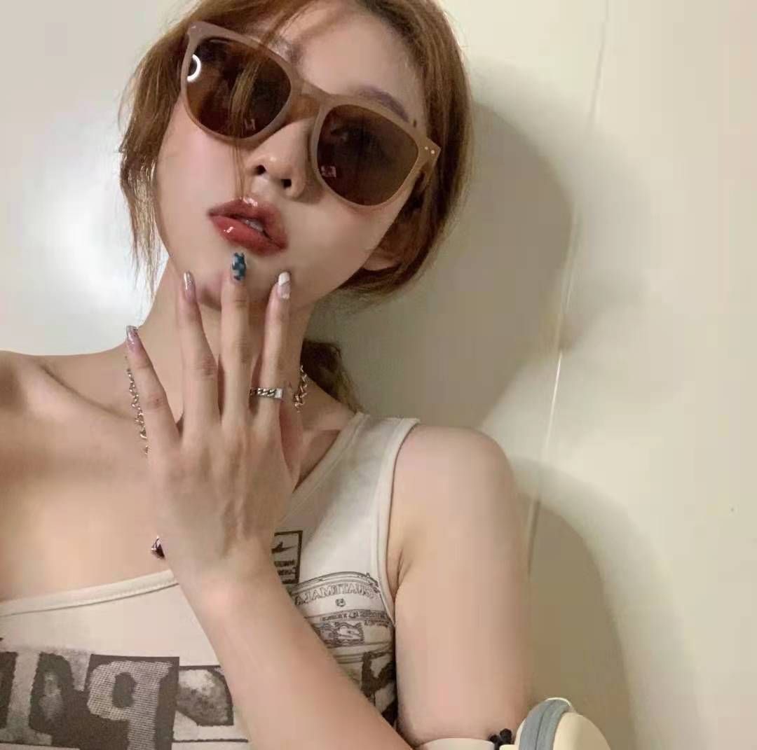New Unique Foldable Sunglasses With Free Protection Case