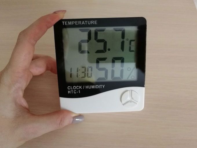 LCD Digital Temperature Humidity Meter Indoor Outdoor
