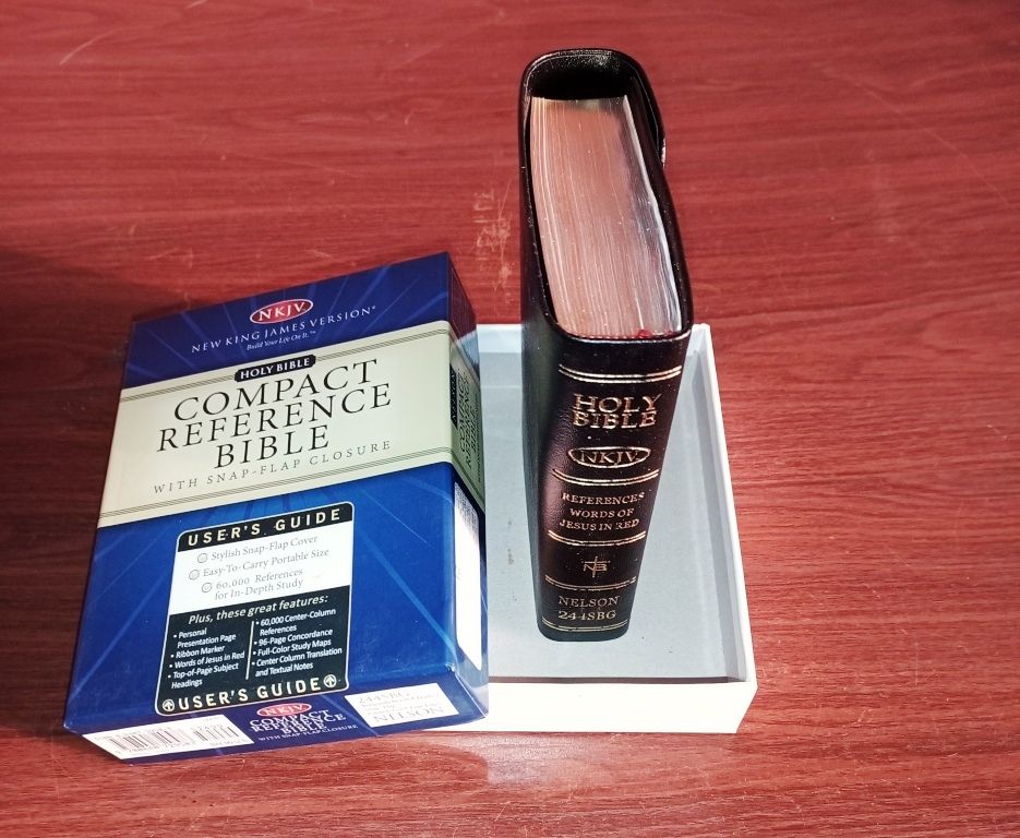 NKJV Compact Reference Holy Bible- Snap Flap