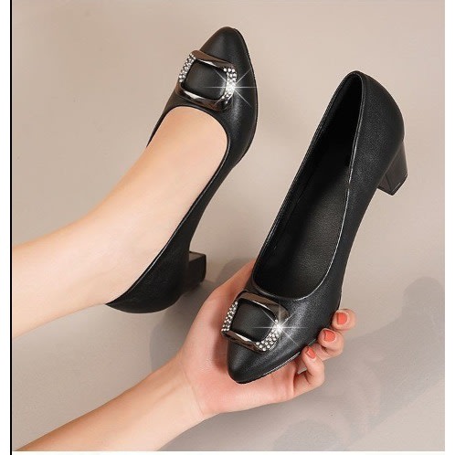 Lady Shallow Mouth Shoe