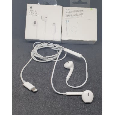 Earphones With Lightning Connector