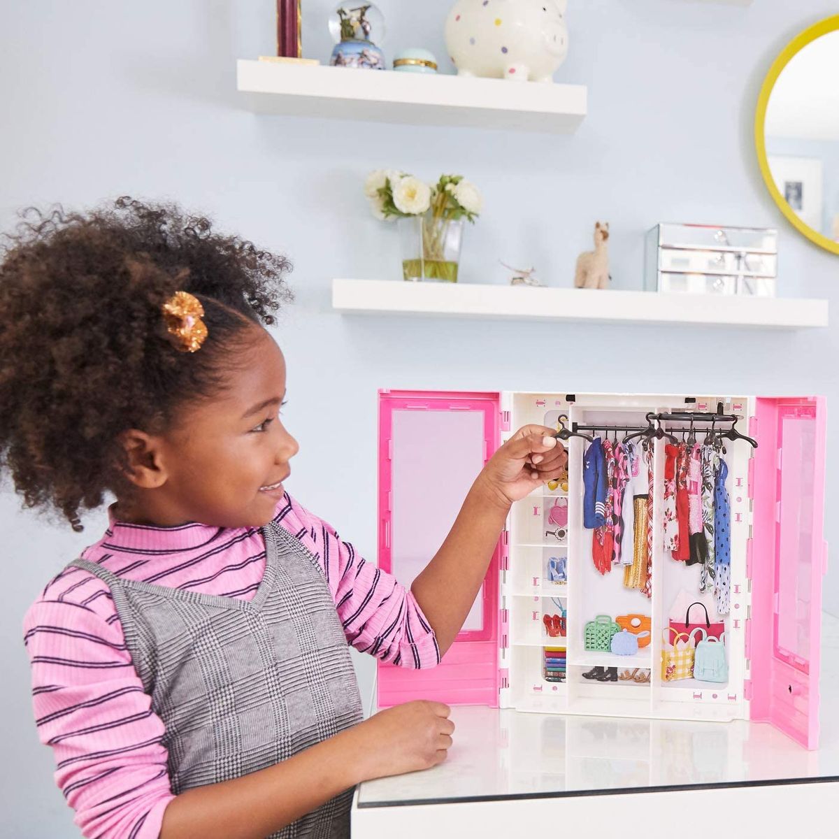 Barbie Fashionistas Ultimate Closet GBK11 [Clothes & Accessories Not Included - 33 X 25 X 8cm]