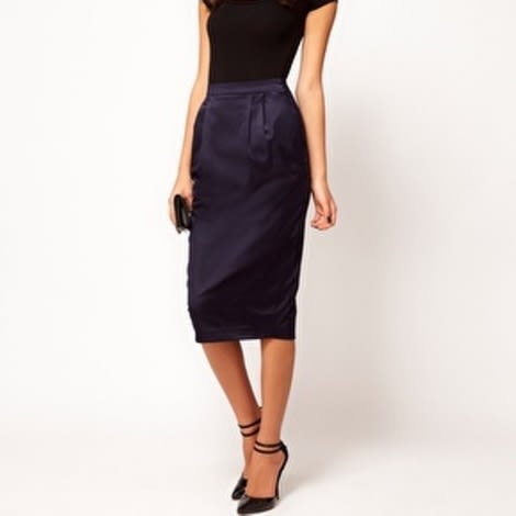 Pencil Skirt in Wiggle Shape | Navy - UK 6