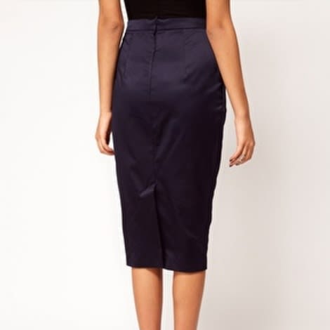 Pencil Skirt in Wiggle Shape | Navy - UK 6