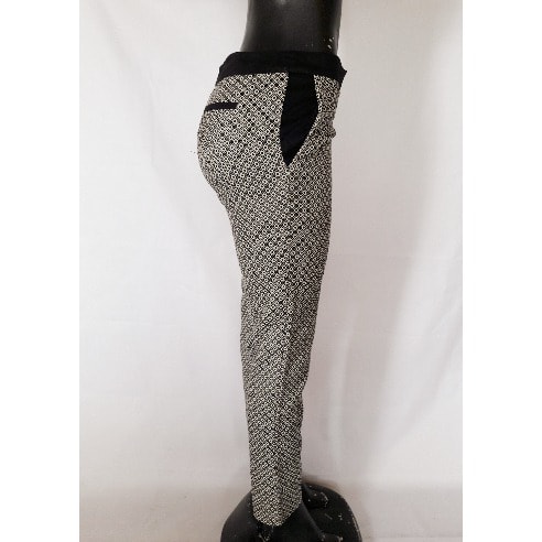 White And Black Ankle Pant