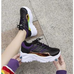 Sleeky Black Sneakers