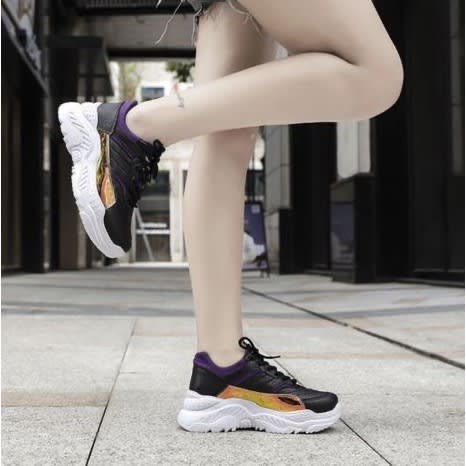 Sleeky Black Sneakers