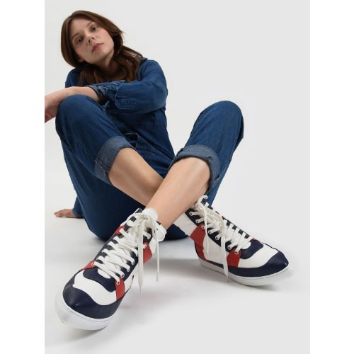 Pointed High Cut Sneakers