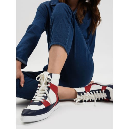 Pointed High Cut Sneakers