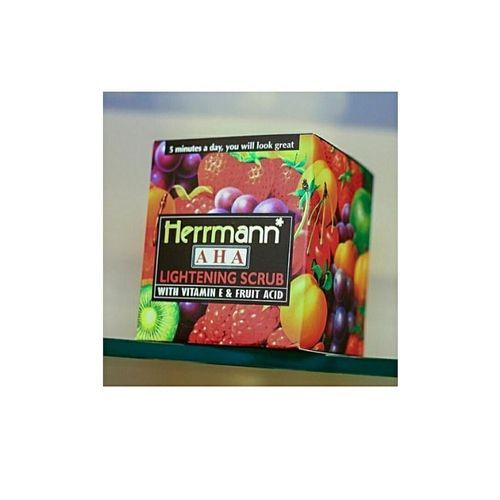 Lightening Scrub With Vitamin E & Fruit Acid