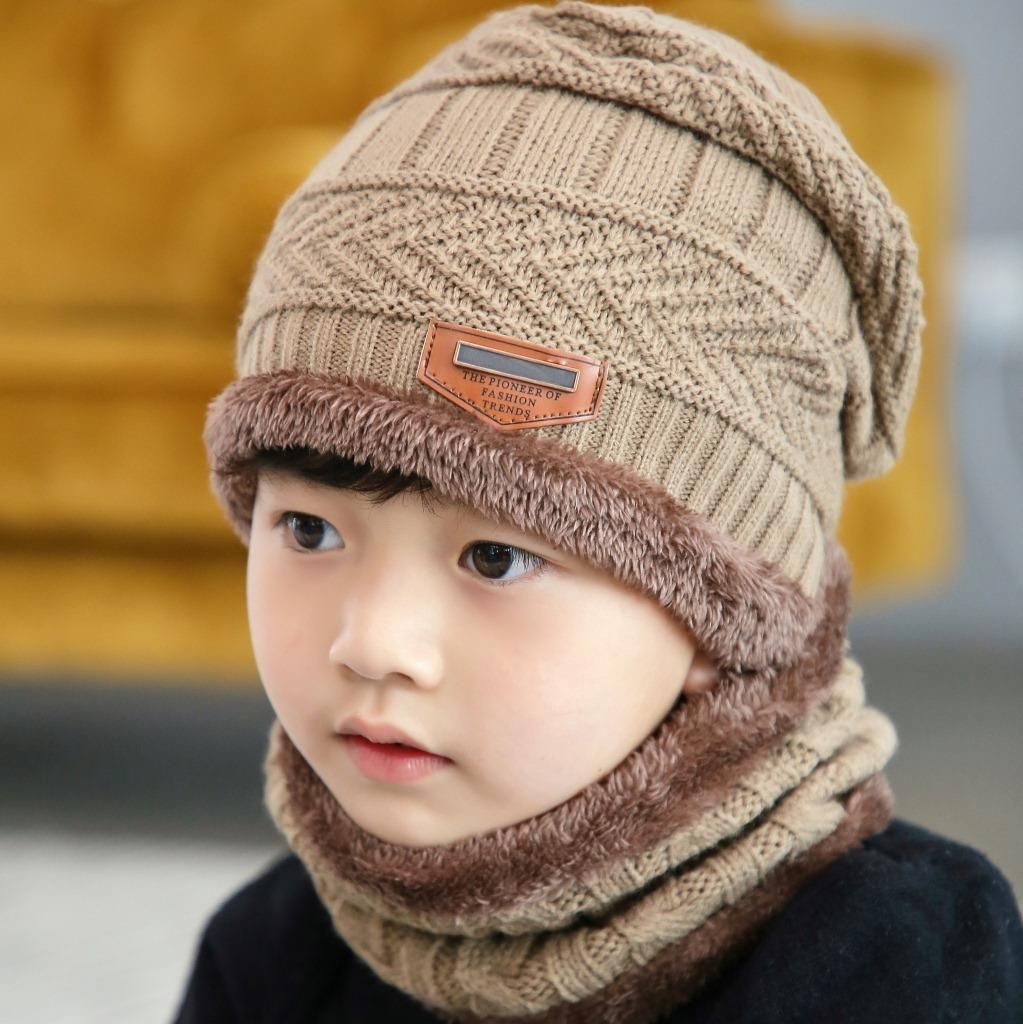 In autumn and winter, add velvet hooded men's knitted hat to protect the ear to protect the ear