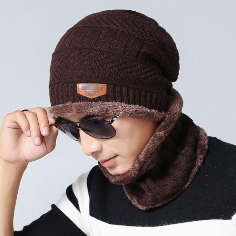 In autumn and winter, add velvet hooded men's knitted hat to protect the ear to protect the ear