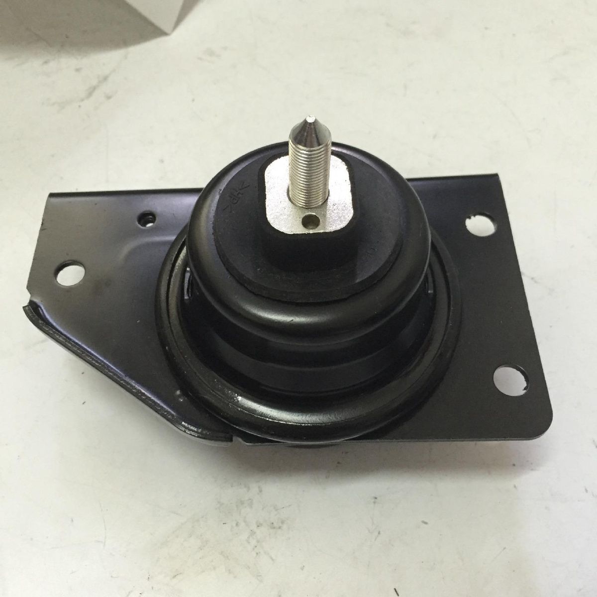 Car Engine Mount Upper Right for Hyundai Accent Kia Rio