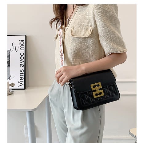 Metal Decor Quilted Pattern Square Bag