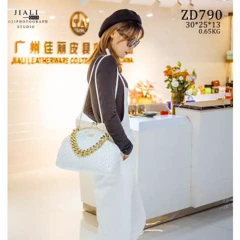 Braided Chain Clause Evening Bag- White