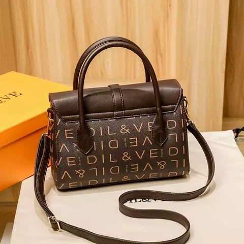 Dil & Ve Shoulder Handbag