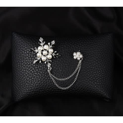 Beaded Snow Brooch With Free Pouch - Silver