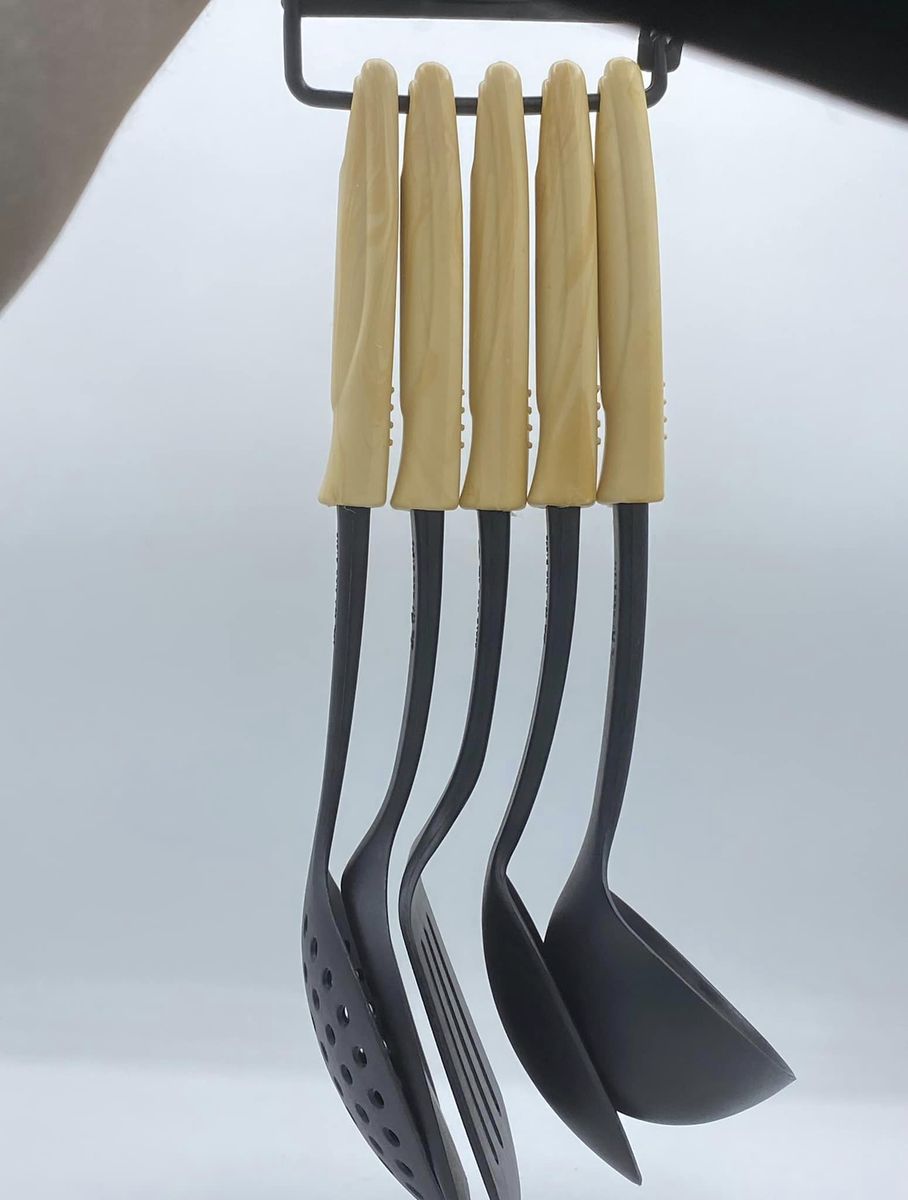 Stylish 5 Pieces Non-stick Cooking Spoon Set
