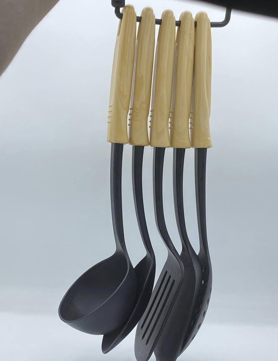 Stylish 5 Pieces Non-stick Cooking Spoon Set