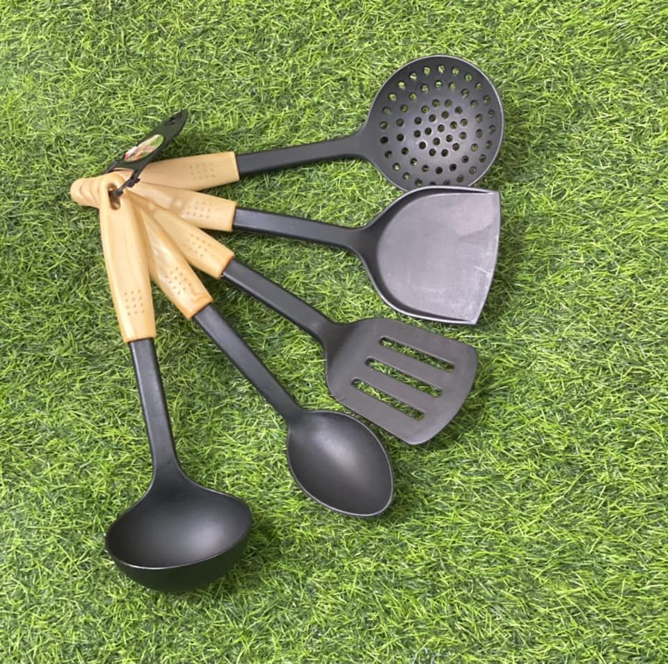 Stylish 5 Pieces Non-stick Cooking Spoon Set