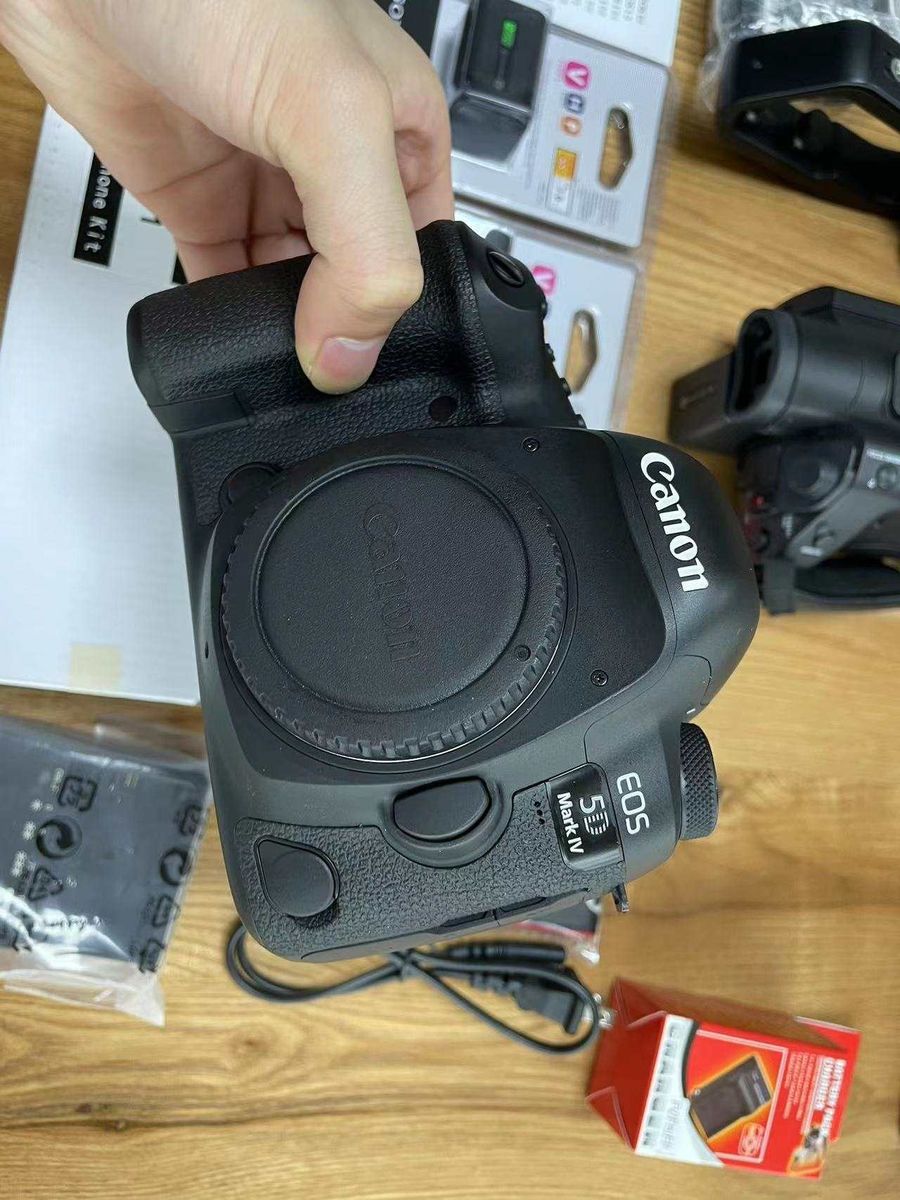 Canon EOS 5D Mark IV Digital SLR Camera (Body Only) GPS Wifi 4K Professional Camera With 2 Batteries