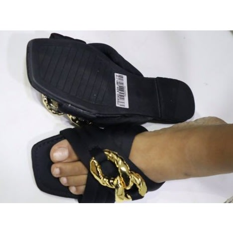 Women’s Criss Cross Drab Ornament Slippers- Black