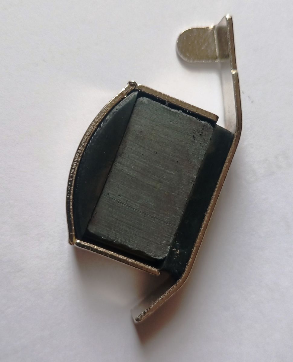 Magnetic Seam Guide For Sewing Machines