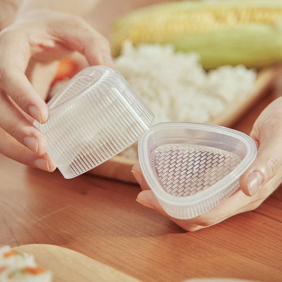 2Pcs Sushi Making Tool Triangular Press Sushi Maker Mold Sushi Kit White