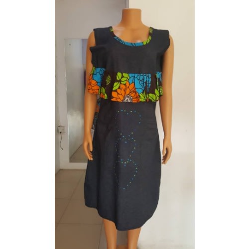 Queen E's Sleeveless Denim Dress