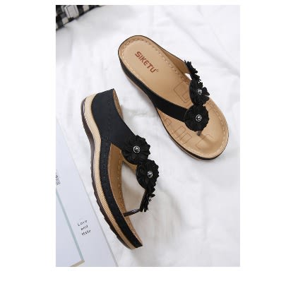 Triple Flower Fully Padded Casual Slippers