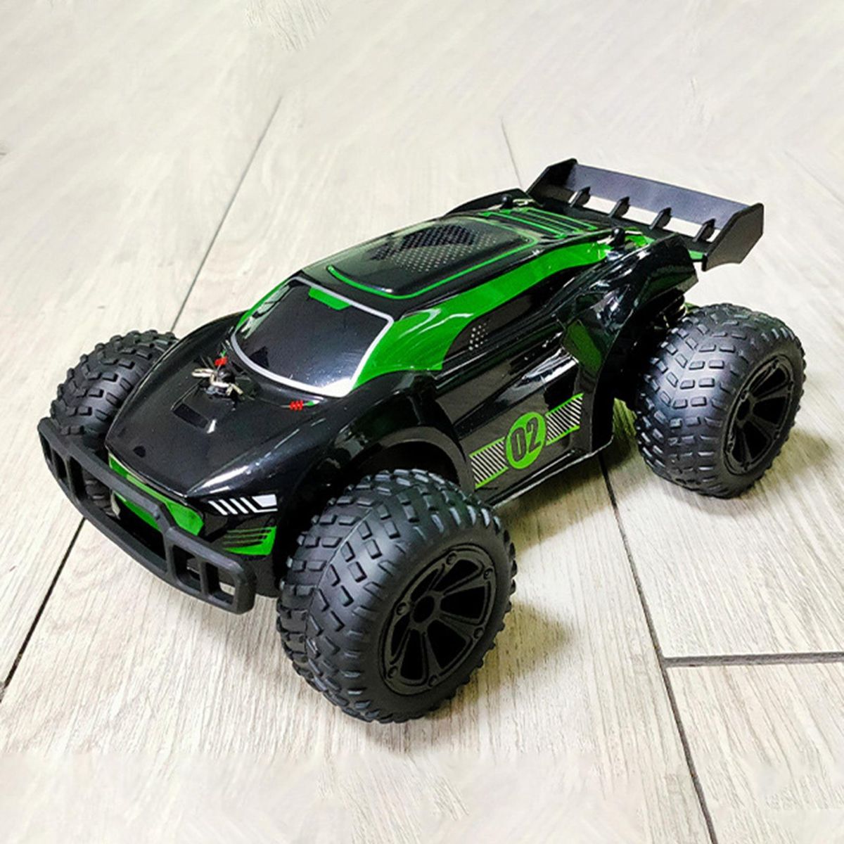 RC Race Car Remote Control Car Off-Road Racing Vehicle Toy Green