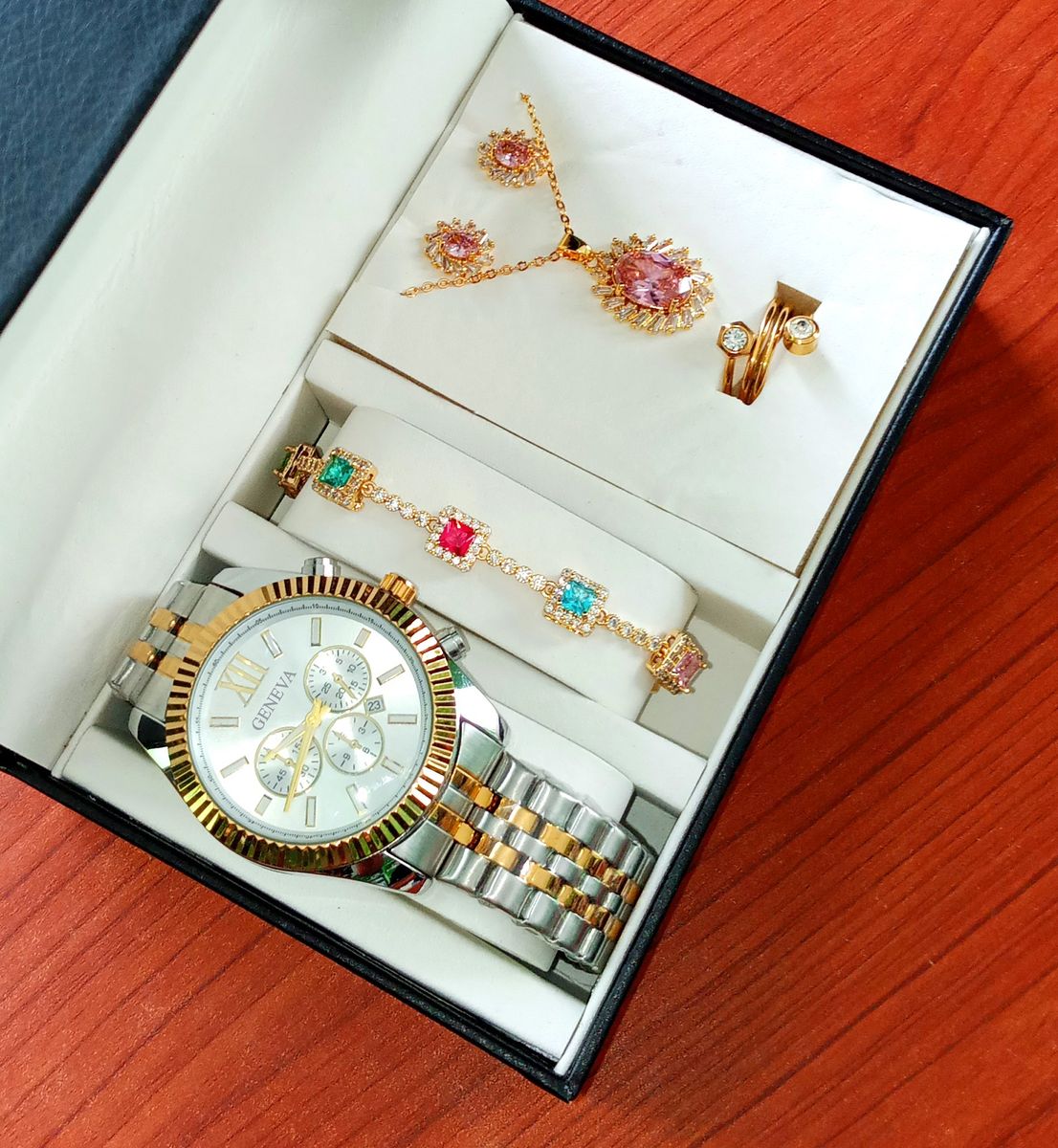 Awesome & Exqusite Exotic & Super Solid Chain Wristwatch + Female Awesome Sets