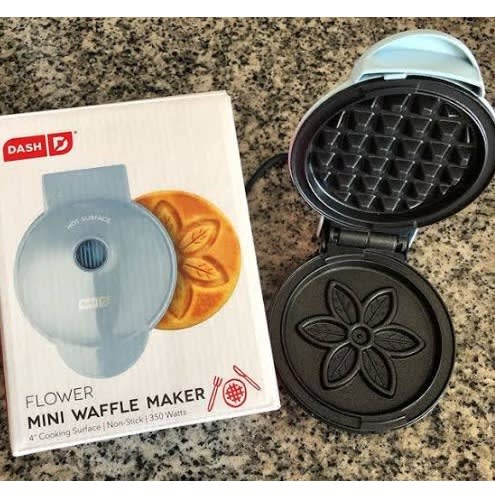 Dash Flour Mini Waffle Maker - 350W