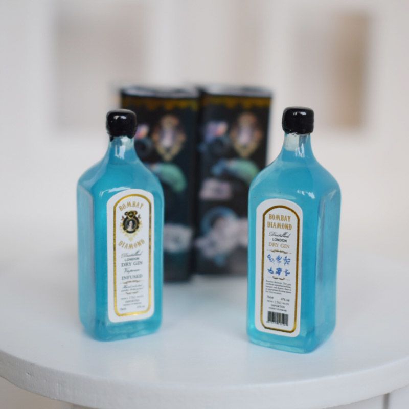 1:6 Dollhouse Miniature Drink 2 Bottles Of Bombay Dry Gin