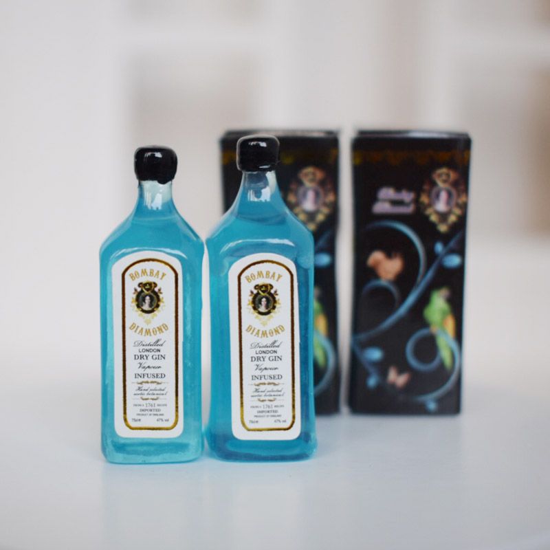 1:6 Dollhouse Miniature Drink 2 Bottles Of Bombay Dry Gin