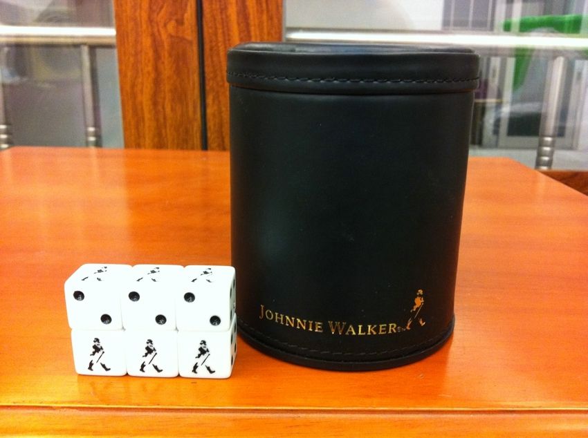 Whisky Johnnie Walker Red Label Screen Cup Dice Cup (1piece With 6 JW Dice)