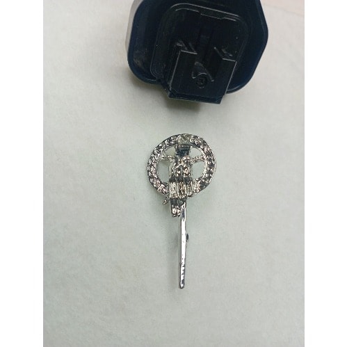Game Of Thrones Brooch With Free Pouch - Silver