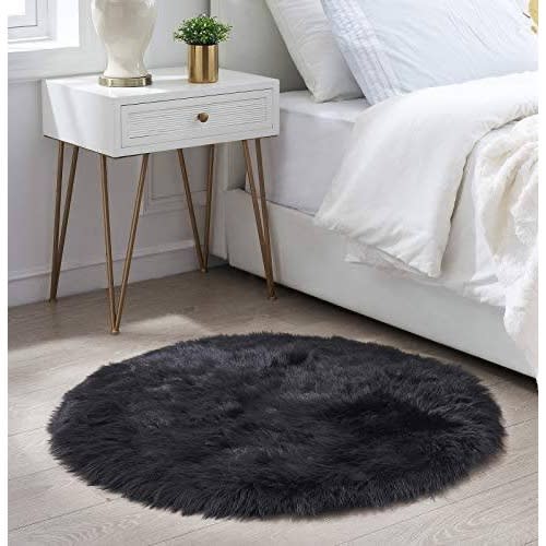 90cm By 90cm Round Rug - Black