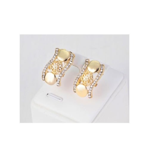 Ladies Necklace And Jewelry Set- Gold