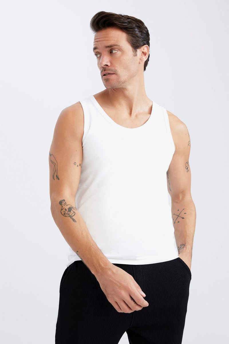 Man Casual Athlete - White