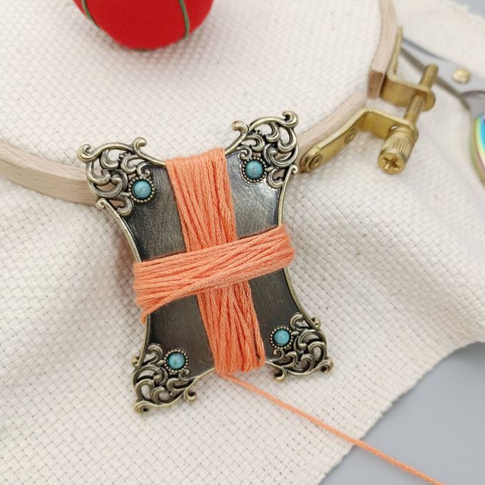 Retro Floss Bobbins Embroidery Thread Winding Board Organizer Bronze