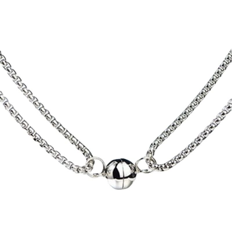 2Pcs/Set Magnetic Astronauts Couple Pendants Necklace For Best Friends Lovers Valentines