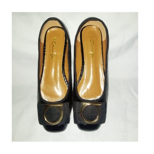 Omega Crested Bow Flat Shoe - Black